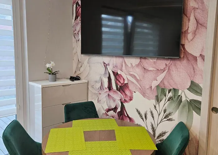 Wyjatkowy Kalinowa Z Ogrodkiem Parking Lägenhet Kosakowo